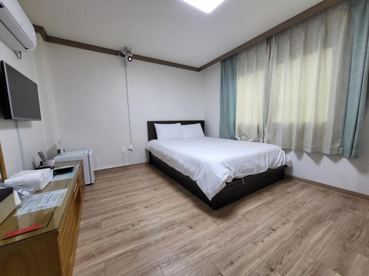 Top Island Hotel Jeju Eksteriør billede