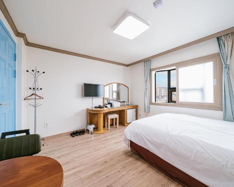 Top Island Hotel Jeju Eksteriør billede