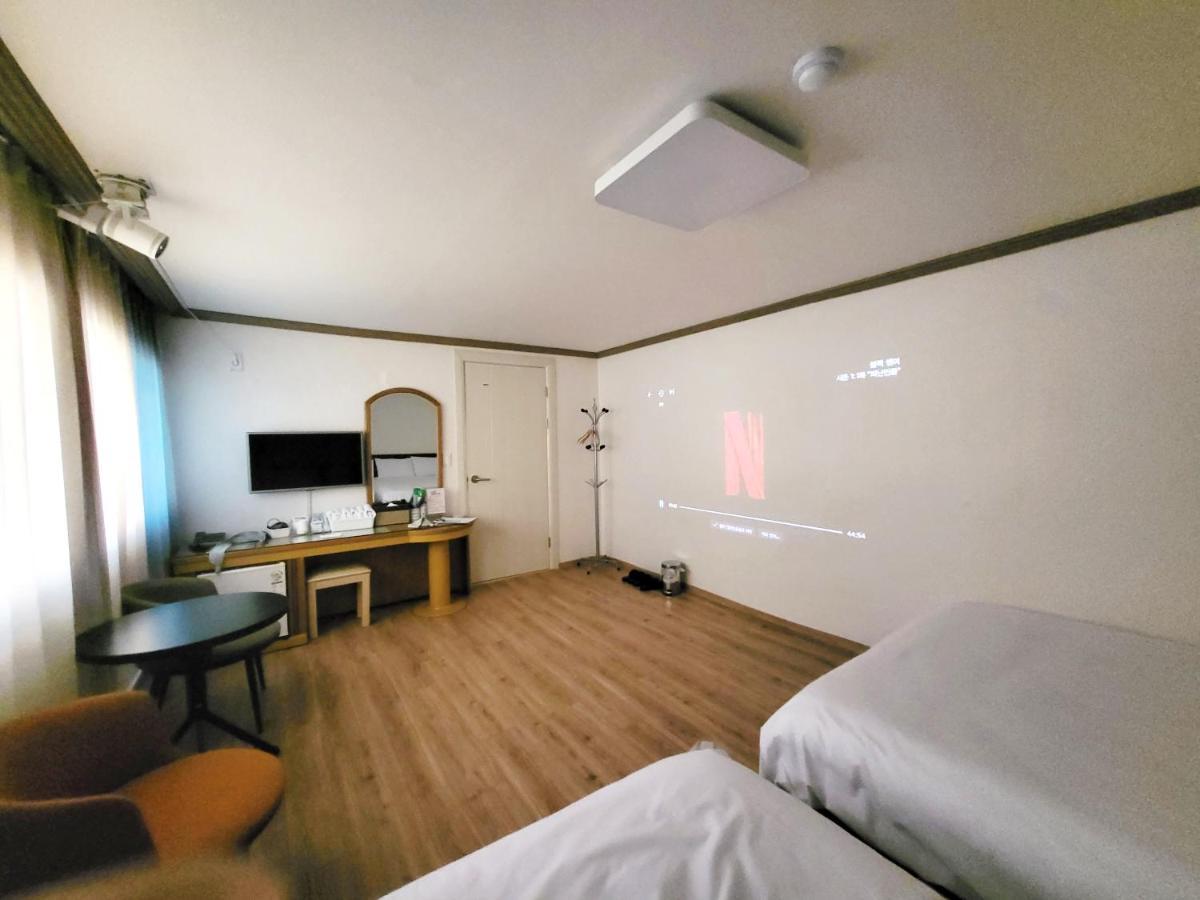 Top Island Hotel Jeju Eksteriør billede
