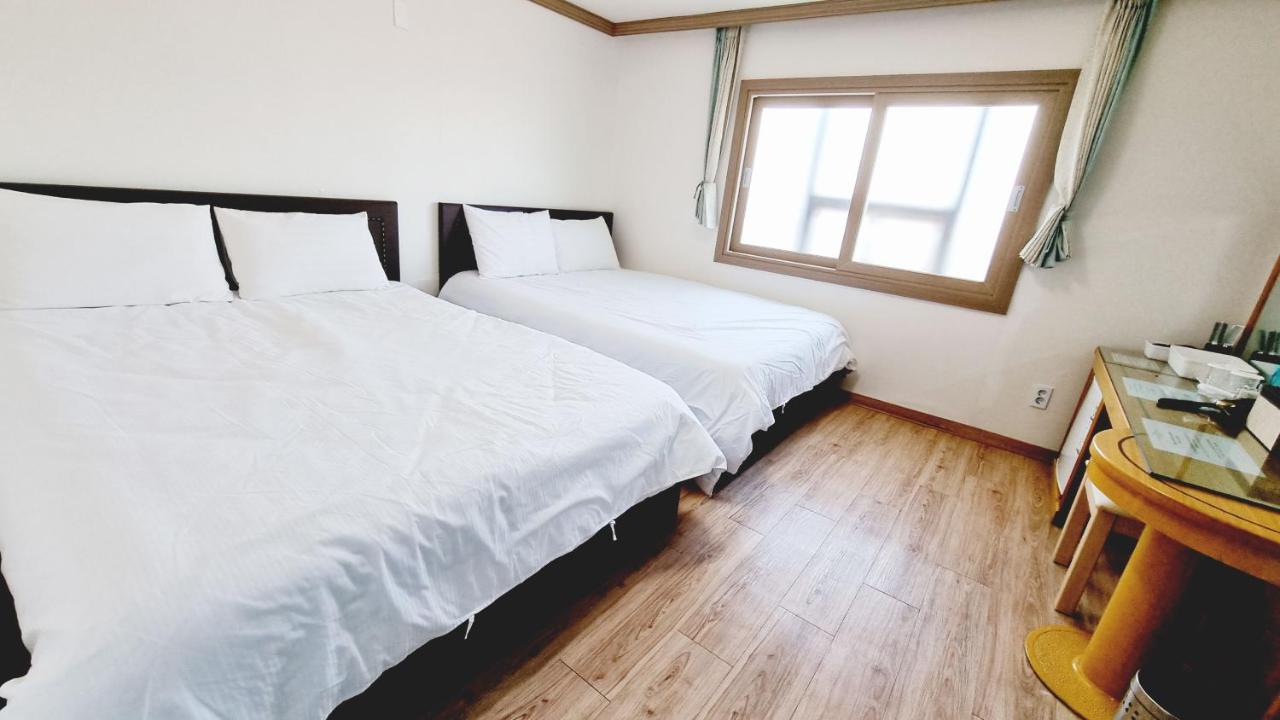 Top Island Hotel Jeju Eksteriør billede